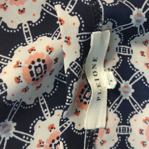 Pleione Blue Floral Blouse EUC - Picture 4 of 5